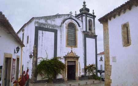 Entrada da igreja de São Pedro, Óbidos // GoObidos o teu Guia Turístico Local