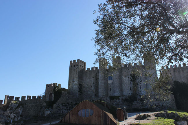 Muralhas do castelo de Óbidos, onde decorre a Vila Natal