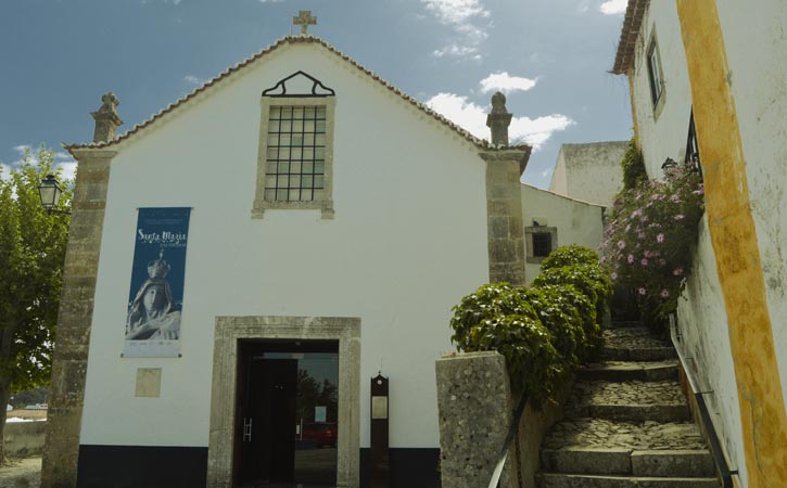 Museu Paroquial de Óbidos onde fica a Igreja de São João Baptista, Óbidos