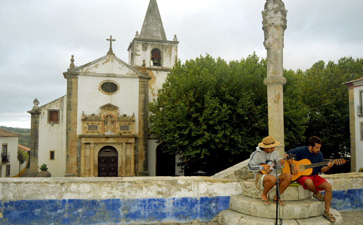 Igreja de Santa Maria e pelourinho de Óbidos, GoÓbidos