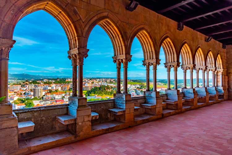 Best of Leiria: Private Tour, guided tour, GoÓbidos